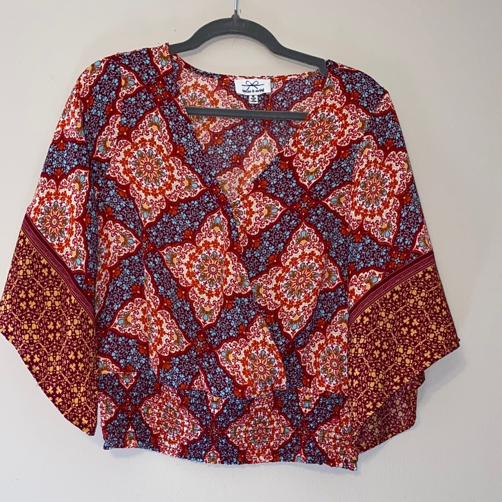 Twine & String Boho Patterned V-Neck Women's Top Size Medium